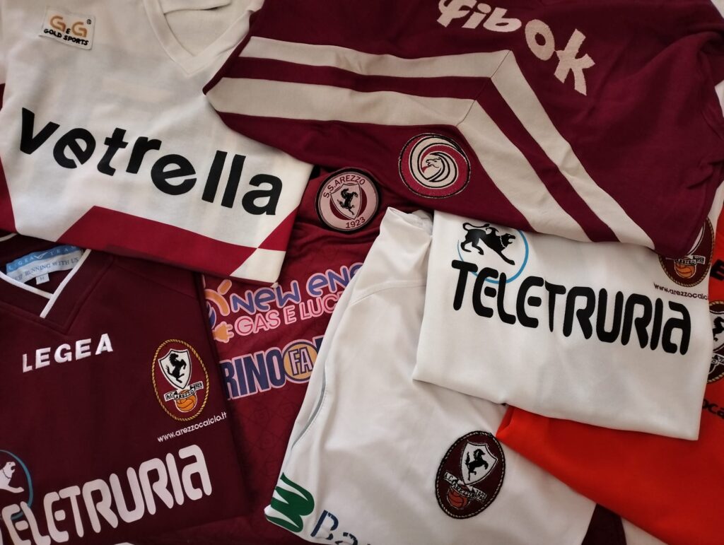 Arezzo calcio maglie centenario fibok vetrella teletruria bancaetruria amaranto maglie