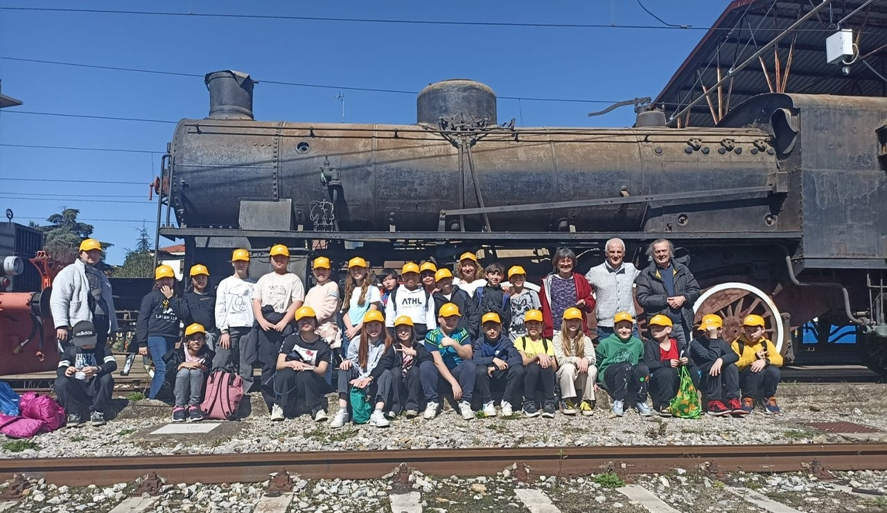 I bambini del Convitto di Arezzo in visita alla Stazione LFI di